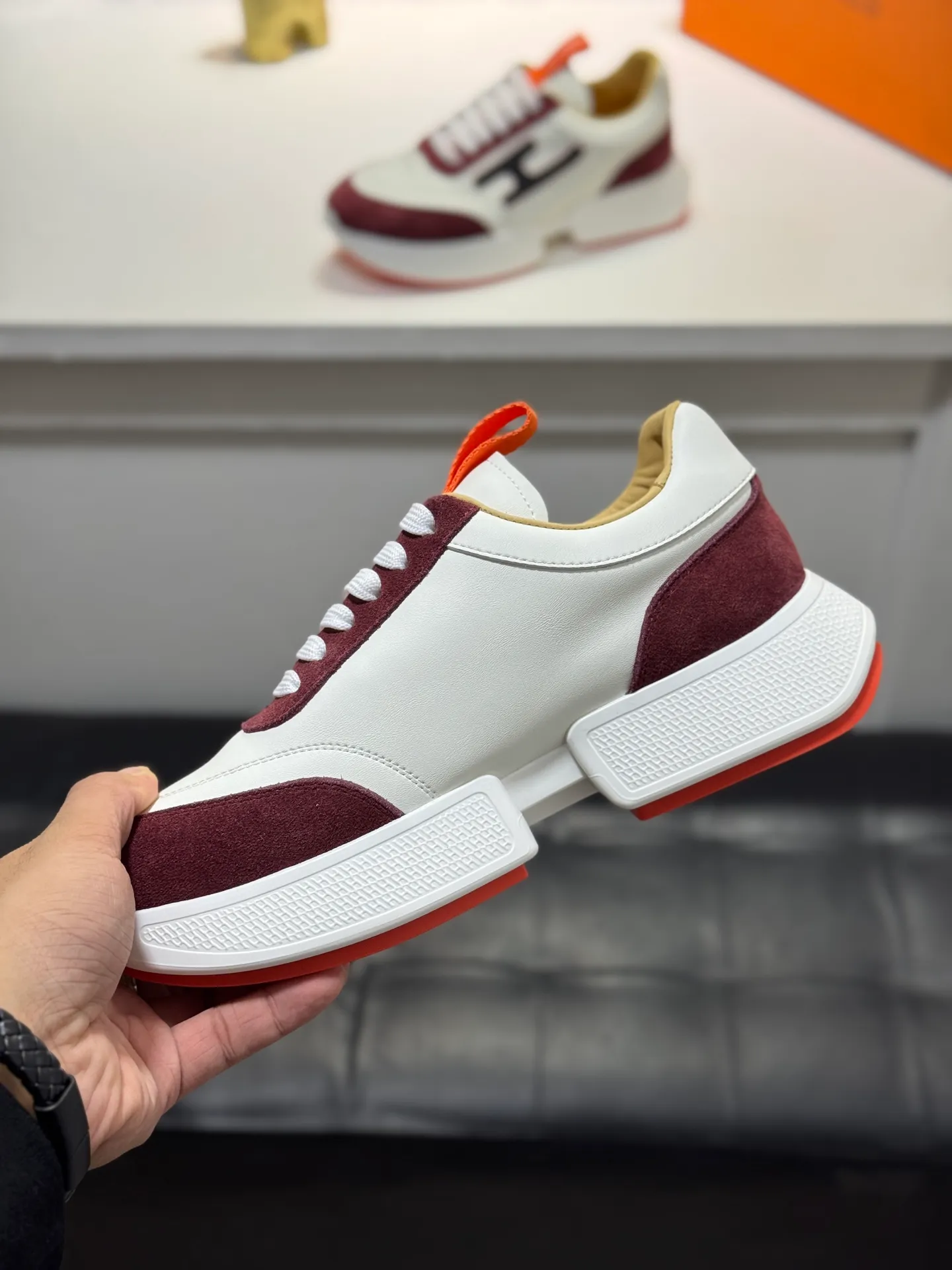 Men's shoes 💰480【New style】🪷🪷Top quality goods🇮🇹🇮🇹New style "Hermès" Hermès top purchasing agent🔍🔍New products from men's counter The upper is made of cowhide leather ~ Sole: The original factory's exclusive movable molded foam outsole, light ~ super comfortable, original factory follow-up goods, 🔍🔍 high quality, can be entered and exited the counter at will, multiple colors are available, welcome to compare Size: 38-44 (45. Customized